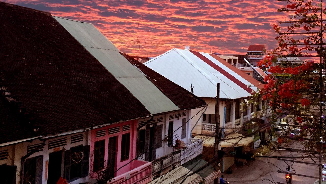 Bric-A-Brac Hotell Battambang Exteriör bild