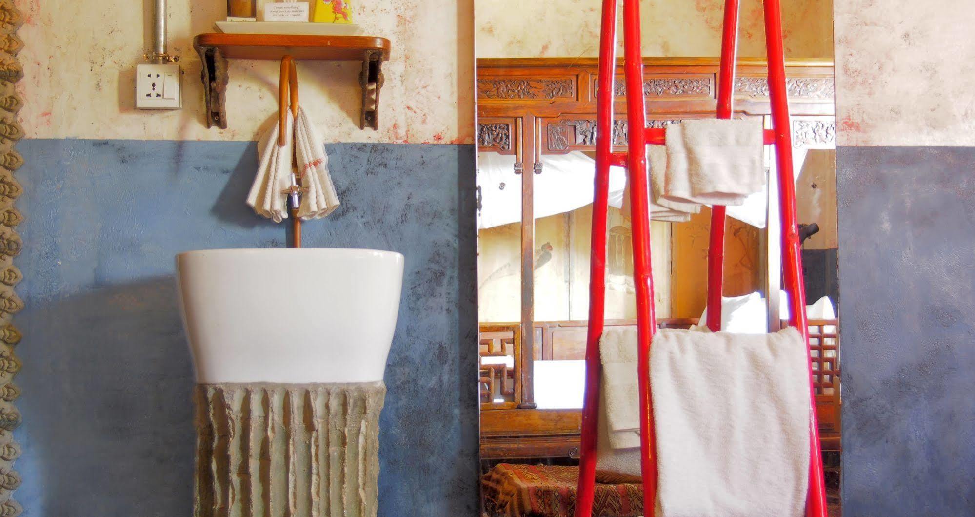 Bric-A-Brac Hotell Battambang Exteriör bild