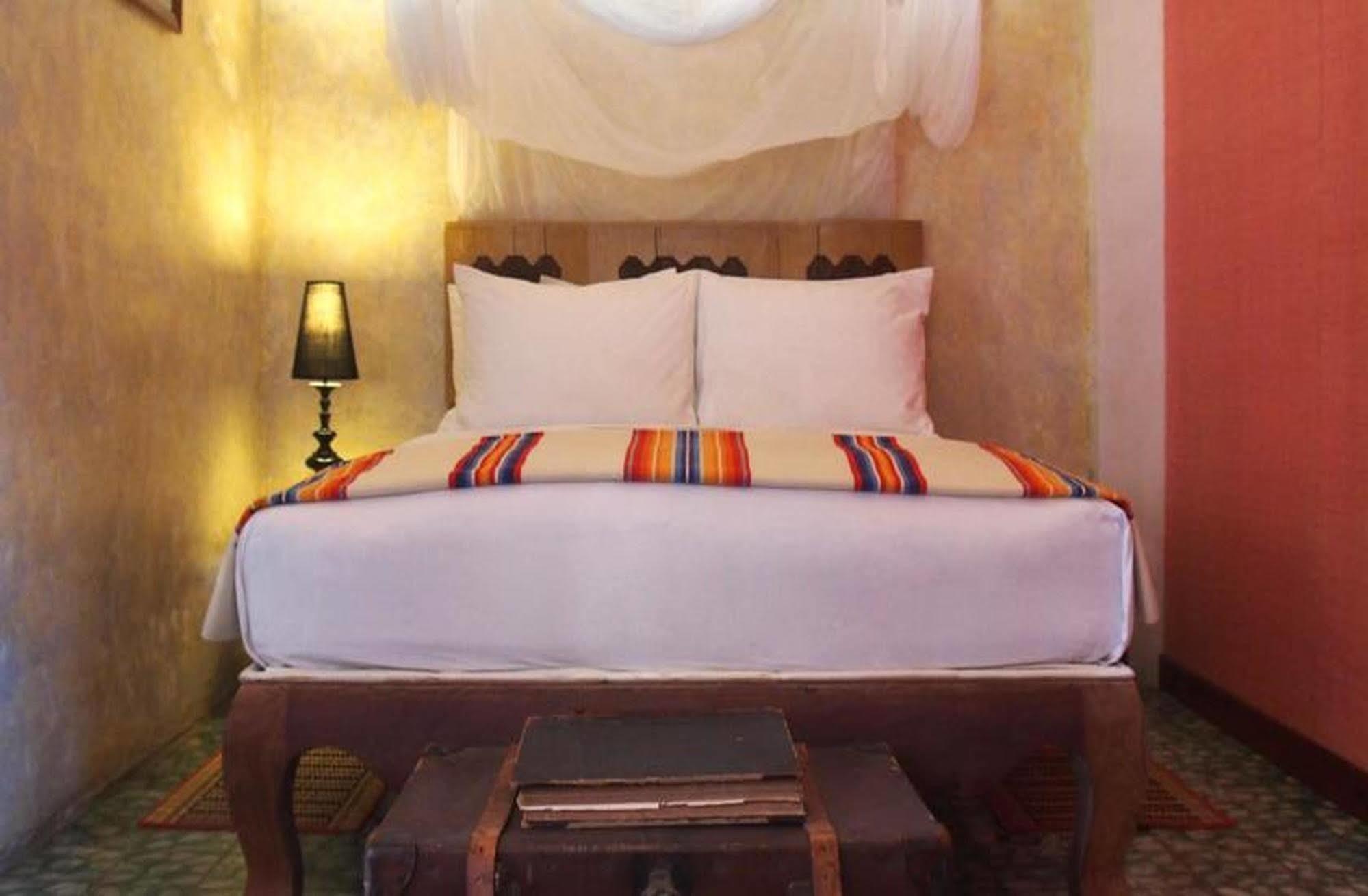 Bric-A-Brac Hotell Battambang Exteriör bild