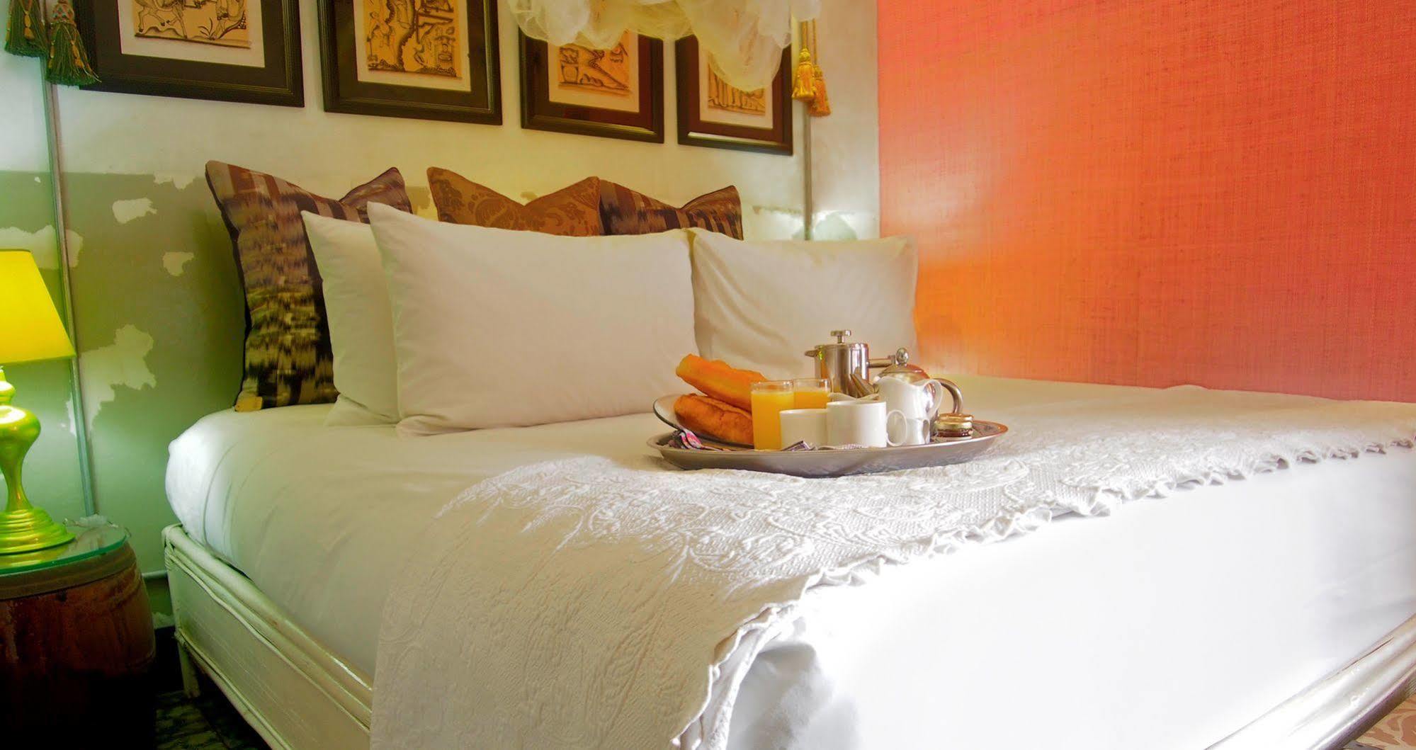 Bric-A-Brac Hotell Battambang Exteriör bild