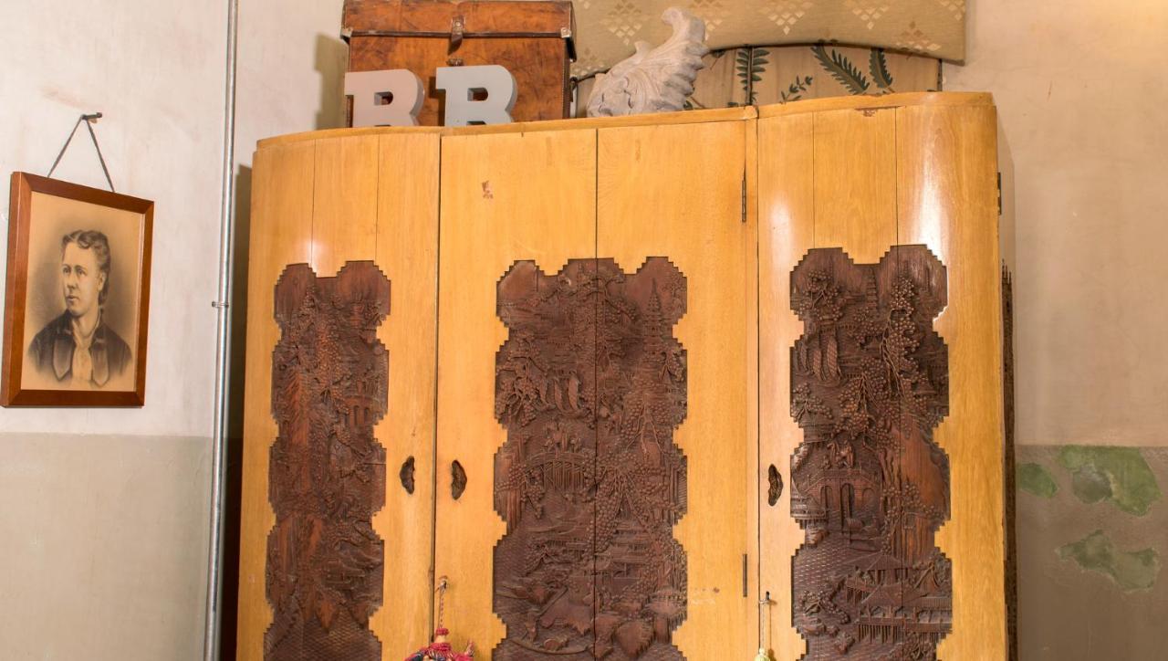 Bric-A-Brac Hotell Battambang Exteriör bild